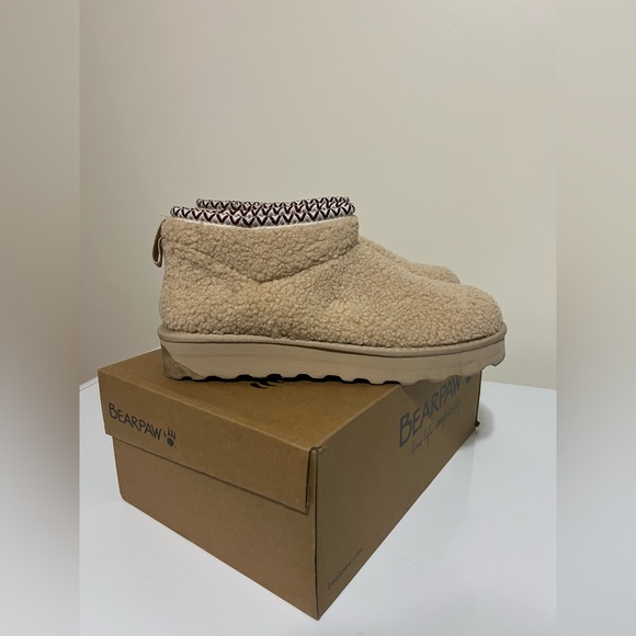 Bearpaw Daphne Boots - Picture 7 of 8